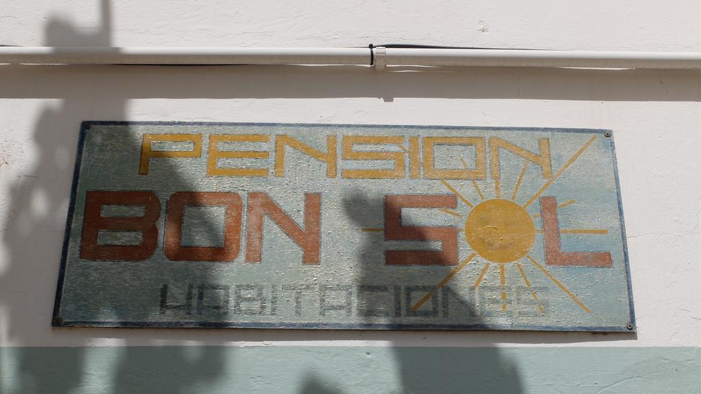 Hostal Bon Sol San Ferrán de ses Roques Eksteriør bilde